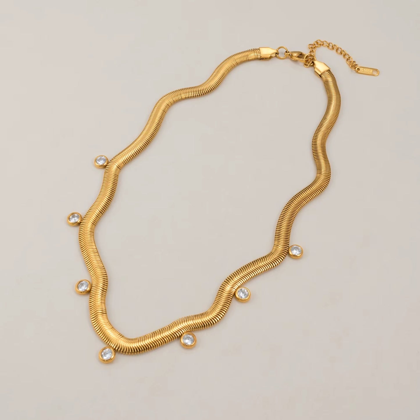 Vintage Herringbone Zircon Dangle Choker – 18K Gold Plated Elegance ✨
